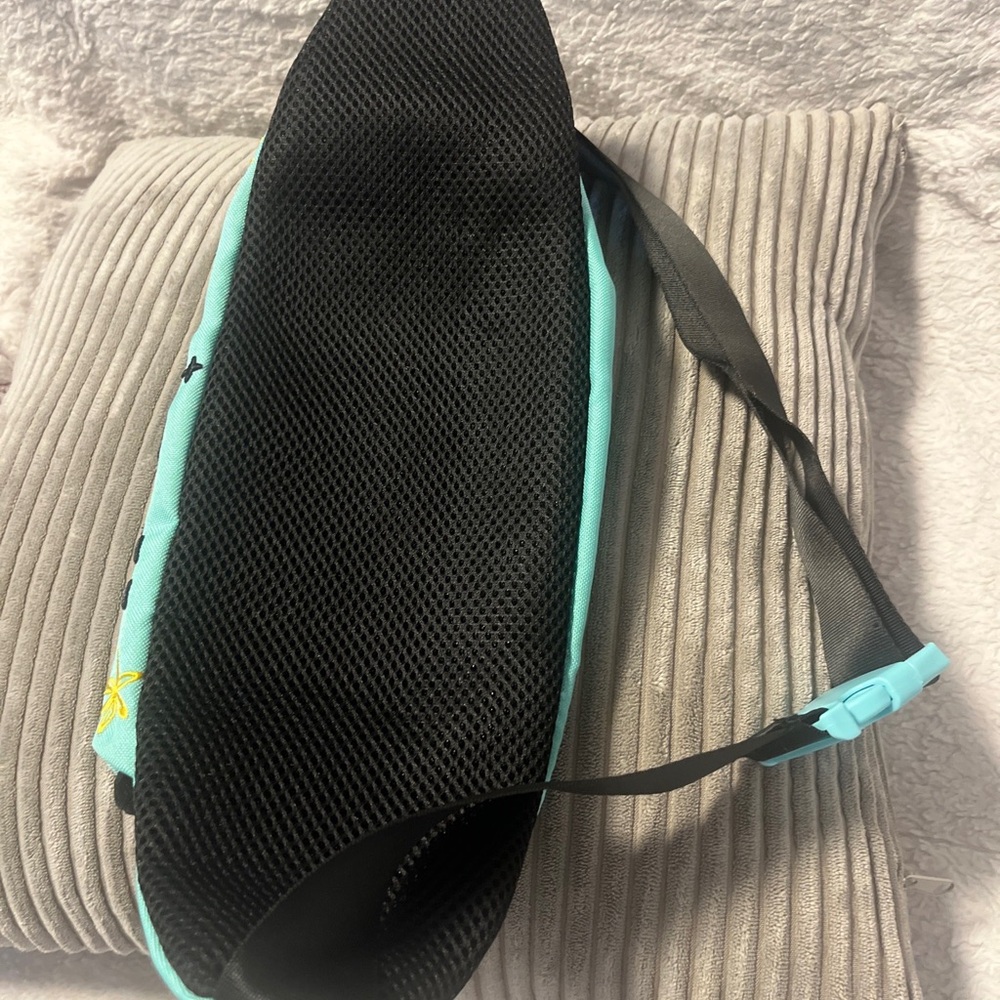2024 DISNEY PARKS LILO AND STITCH & SCRUMP BELT BAG FANNY PACK Nwot - Picture 9 of 9